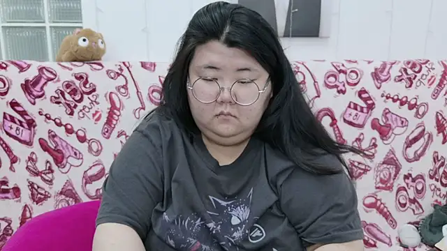 Nadine_asian live sex cam