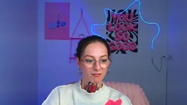 Esmi_Winter's cam snapshot