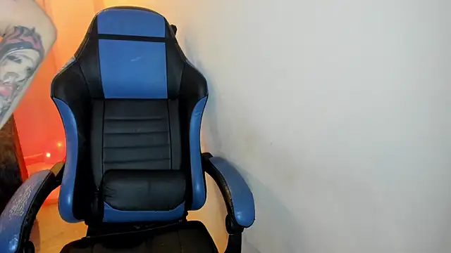 Scarbadgirl_ live sex cam