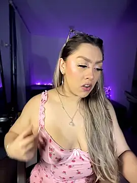 Im_sophiie's cam snapshot