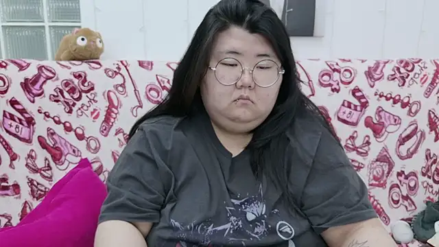 Nadine_asian's cam snapshot