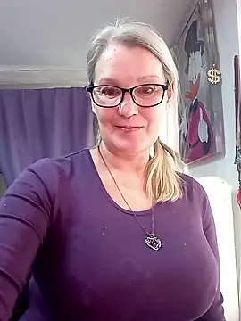 irinamaux live sex cam