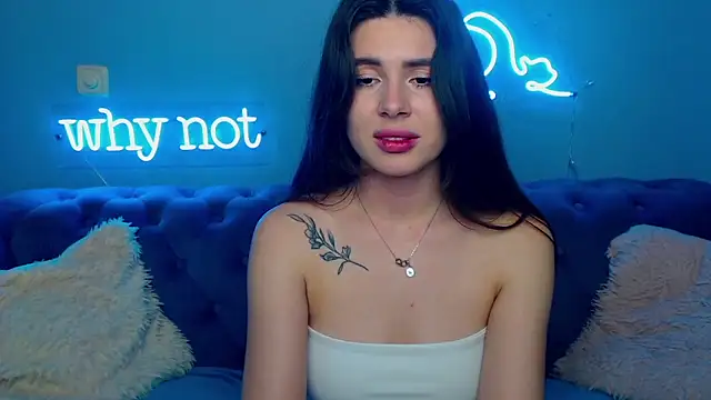 ViollinaLove's cam snapshot