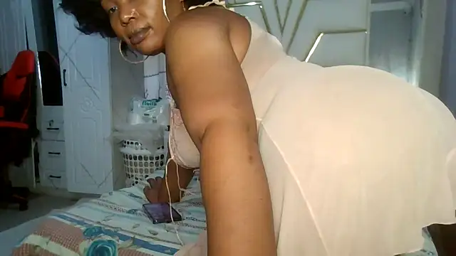 SexyyNana's cam snapshot