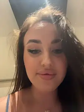 KiraSunshine live sex cam