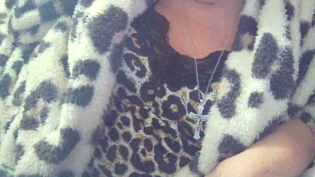 Playful_MILF_Demi live sex cam