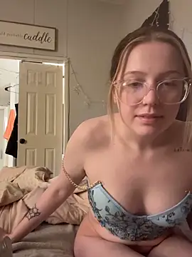 lovelyprincess2's cam snapshot