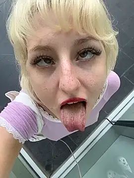 RonnieKiss live sex cam