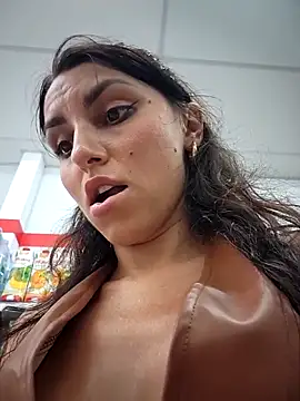 Izabella_Bella live sex cam