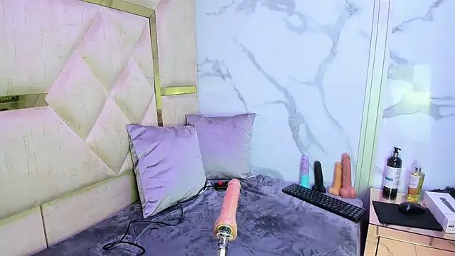 Allisonts69 live sex cam