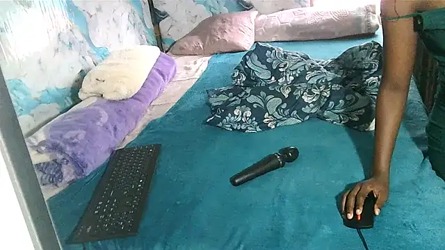 Zuzu_angel live sex cam