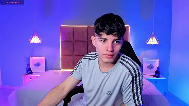 AlejooTwink live sex cam