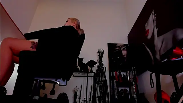 MistressDemi's cam snapshot