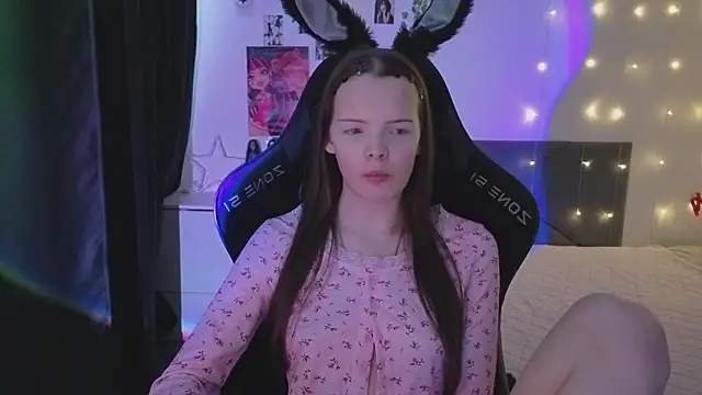 Luna_Navy's cam snapshot