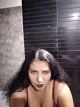 Loveina_horny's cam snapshot