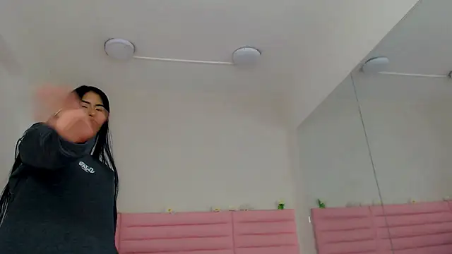 estefany_squirt1's cam snapshot