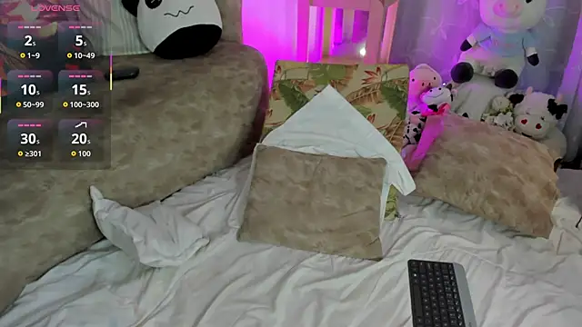 LoganTwink18 live sex cam