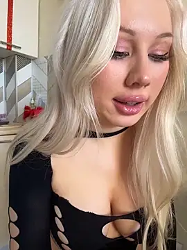 LaraHollywood live sex cam