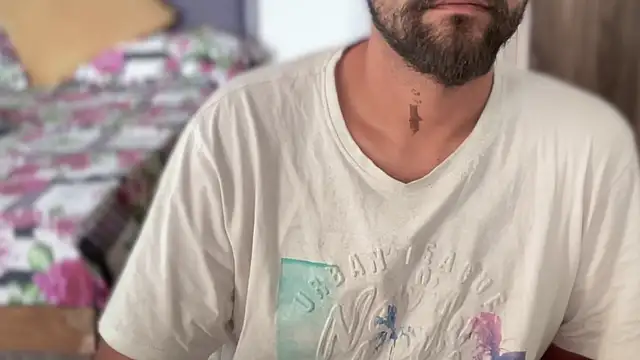 MakeMeAwareAah's cam snapshot