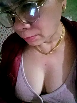 small-house123's cam snapshot