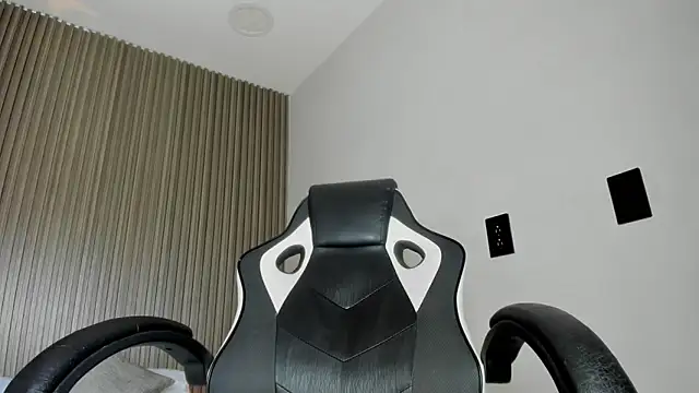 dania_miller_'s cam snapshot