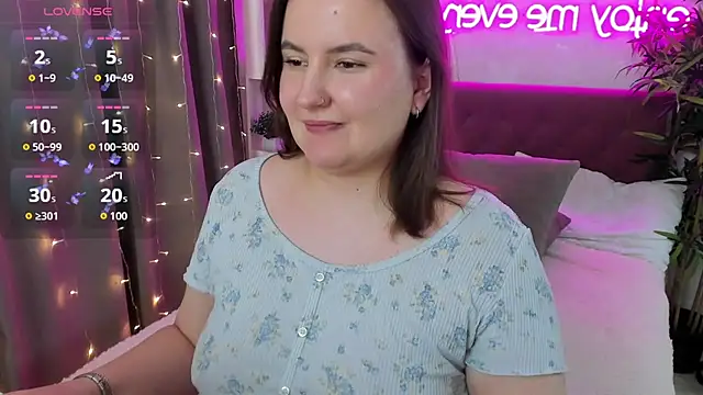 FeralPeach's cam snapshot