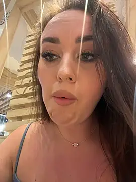 KiraSunshine live sex cam
