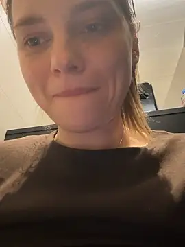 ValenciaShock live sex cam