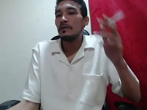 Calientes96 live sex cam