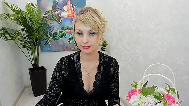 LindaSandy_1's cam snapshot