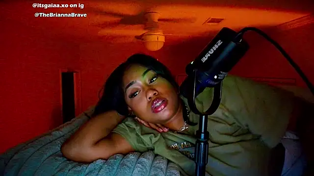 BriannaBrave live sex cam