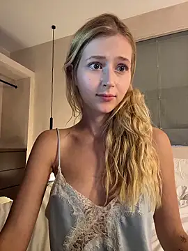 LunaRase live sex cam