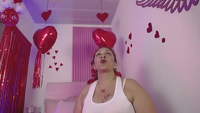 scarlettbooty live sex cam