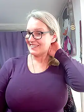 irinamaux live sex cam