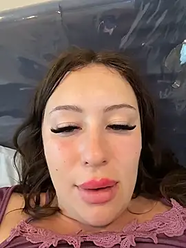 AndreaMood live sex cam