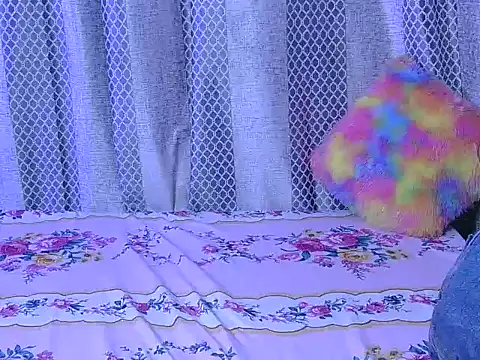 hey-pinky's cam snapshot