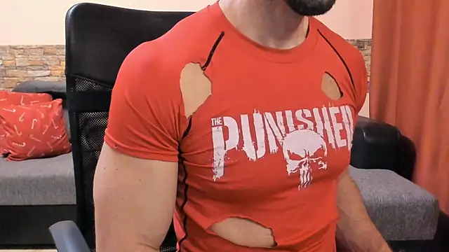 HotHunkTrainer live sex cam