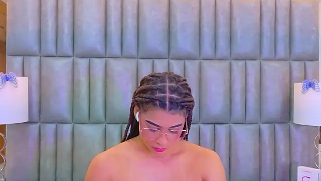 TiaraRosse's cam snapshot