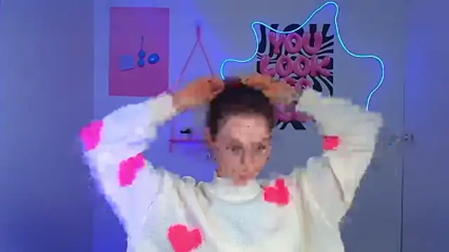 Esmi_Winter's cam snapshot