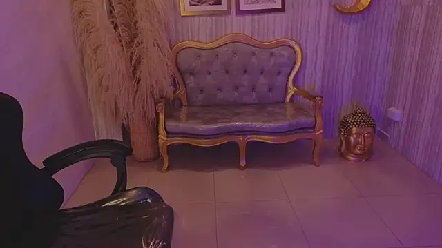 caroline_1s's cam snapshot