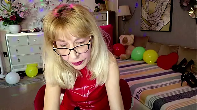 HornyMilf_555 live sex cam