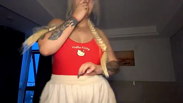 LuxureMia live sex cam