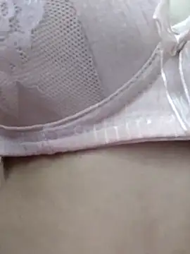 Ruhi_07's cam snapshot