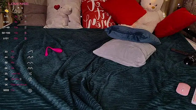 FreyaRaya live sex cam