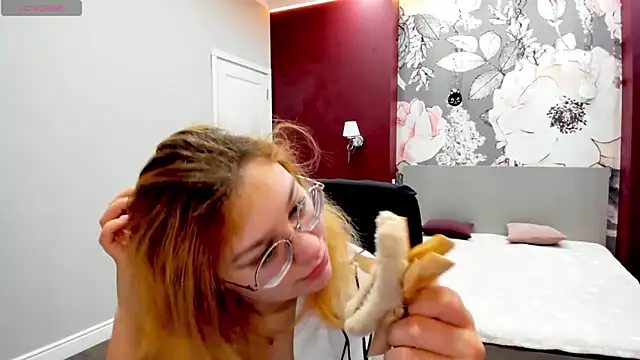 AngelinaLow's cam snapshot