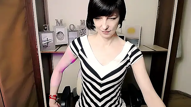 _AngeliaFlow_ live sex cam