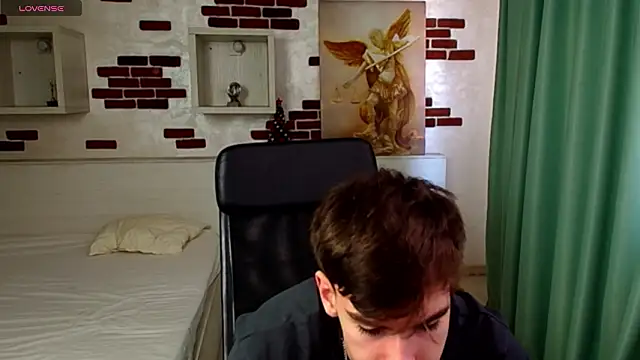 BradyFlint live sex cam