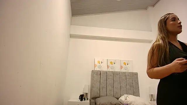 Lucy_Carson_'s cam snapshot