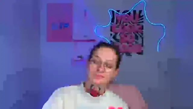 Esmi_Winter's cam snapshot