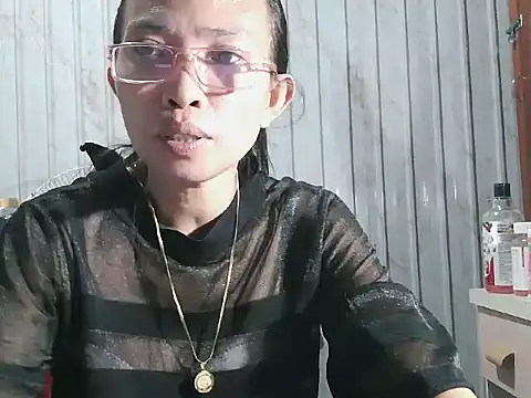 pinayhotii's cam snapshot